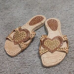 Bridget Shuster tan cheetah heart slides sandals Sz 8 EUC